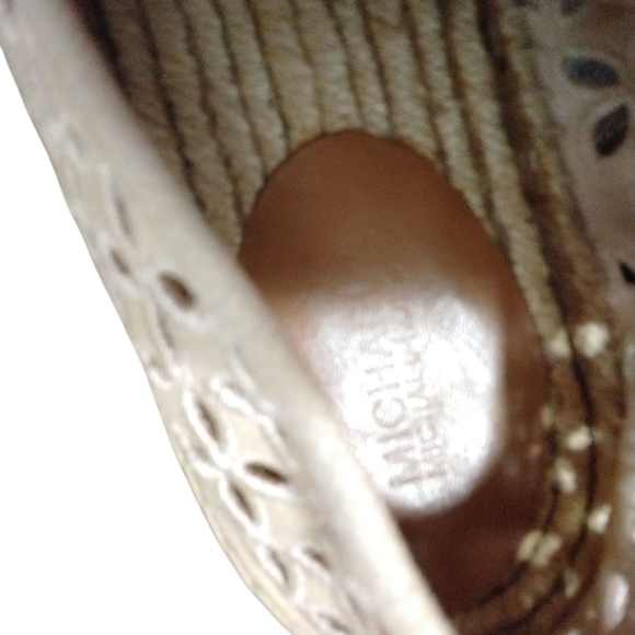 Michael Kors Cream Cut Out Espadrille Flats Size 8.5-9 - Picture 9 of 11